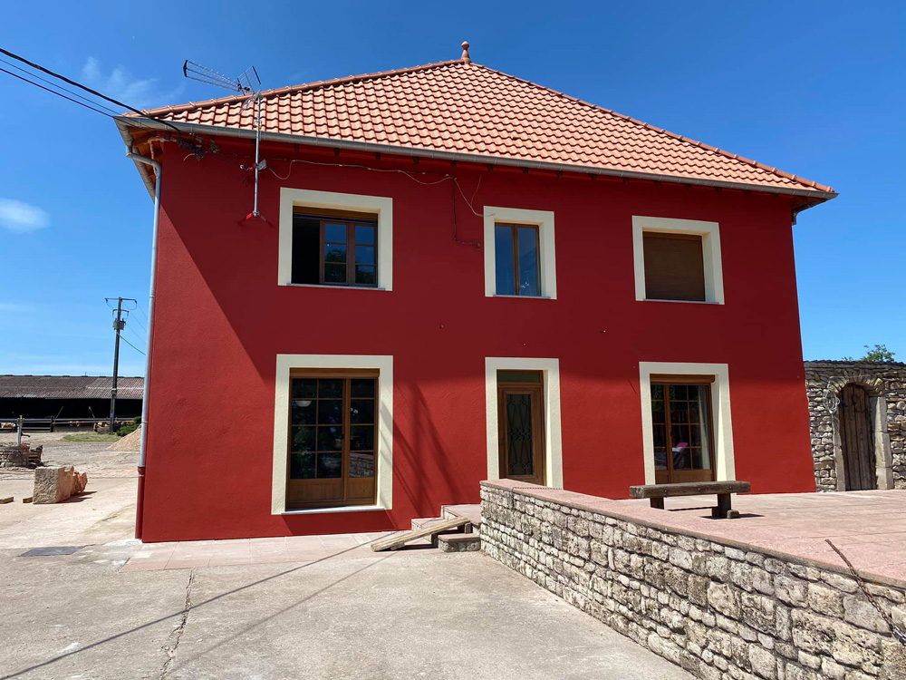 maison façade rouge grand bleu moselle